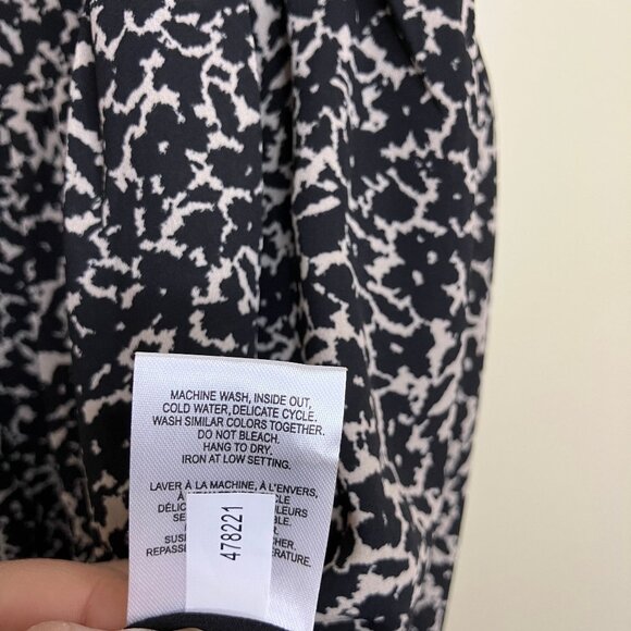 Reitmans Sleeveless Tiered Dress Flowy Black & White Print Chiffon Size Medium - Picture 8 of 8